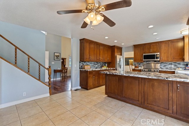 Detail Gallery Image 17 of 31 For 30406 Romero Canyon Rd, Castaic,  CA 91384 - 3 Beds | 3/1 Baths