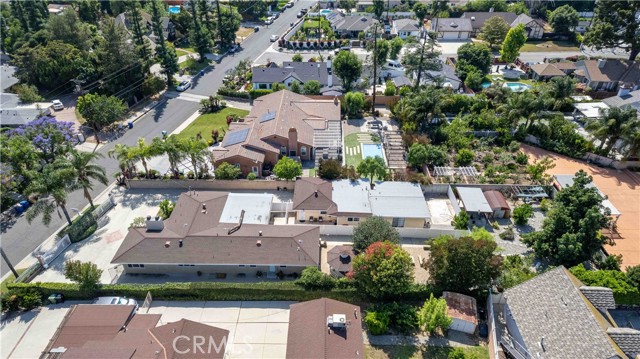 17533 Raymer Street, Sherwood Forest CA: https://media.crmls.org/medias/b6d94990-ed21-407d-88a9-a084d8265584.jpg