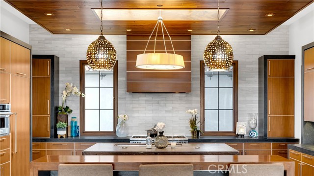 Image 26 of 69 For 2 Thomas Road