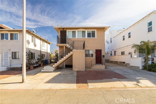 714 Loma Drive, Hermosa Beach, California 90254, ,Residential Income,For Sale,Loma,SB25018016