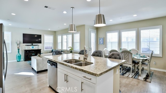 Detail Gallery Image 12 of 45 For 4693 Holly Ave, Long Beach,  CA 90805 - 3 Beds | 2/1 Baths