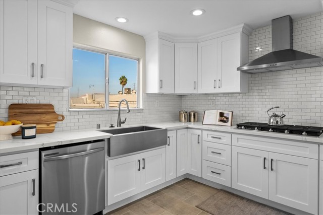 2403 Vanderbilt Lane, Redondo Beach, California 90278, 3 Bedrooms Bedrooms, ,2 BathroomsBathrooms,Residential,Sold,Vanderbilt,SB21246189