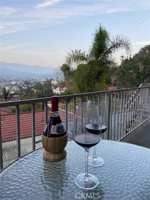 Detail Gallery Image 3 of 44 For 612 Alta Vista, Glendale,  CA 91205 - 3 Beds | 2/1 Baths