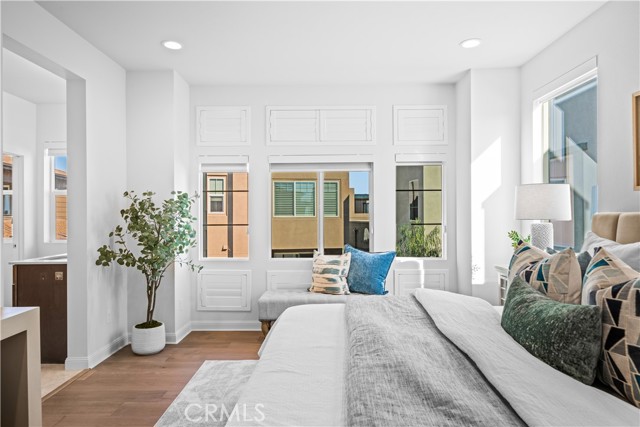 536 Cultivate, Irvine CA: https://media.crmls.org/medias/b6db7a77-cb91-4175-a8f5-9453a8cffe85.jpg