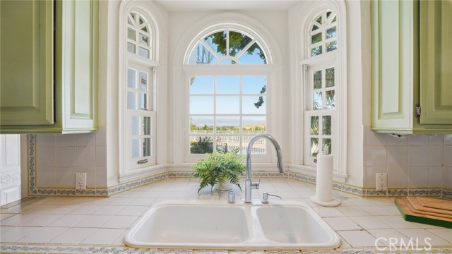 Detail Gallery Image 3 of 74 For 4548 Ellenboro, Woodland Hills,  CA 91364 - 4 Beds | 4/1 Baths