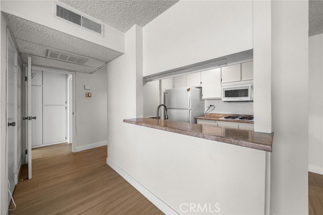 Detail Gallery Image 7 of 27 For 421 S La Fayette Park Pl #726,  Los Angeles,  CA 90057 - 1 Beds | 1 Baths