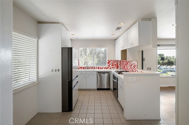 1193 Mount Lowe Drive, Altadena CA: https://media.crmls.org/medias/b6dc6263-bfea-43c1-997b-d7ef5a347de9.jpg