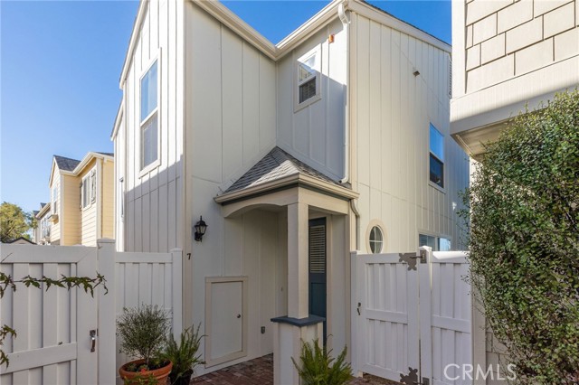 1800 Pacific Coast Hwy, Redondo Beach, California 90277, 3 Bedrooms Bedrooms, ,2 BathroomsBathrooms,Residential,Sold,Pacific Coast Hwy,PV21266567