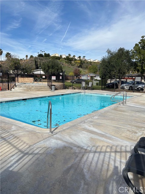 Detail Gallery Image 13 of 16 For 27635 Peridot, Castaic,  CA 91384 - 2 Beds | 2 Baths