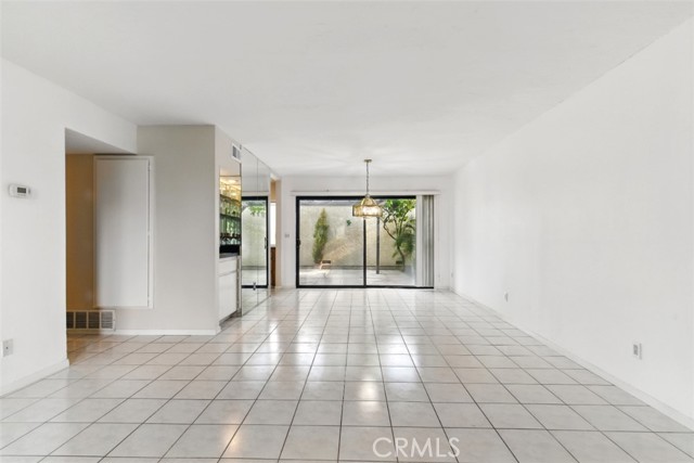 1623 Aspen Village Way, West Covina CA: https://media.crmls.org/medias/b6de1d9d-2f3d-4cd6-b027-9646691a5c70.jpg