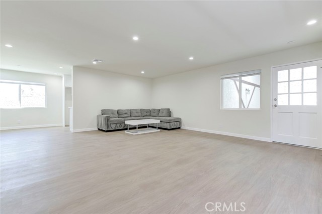 Detail Gallery Image 3 of 26 For 7710 Wentworth St, Tujunga,  CA 91042 - 4 Beds | 2 Baths