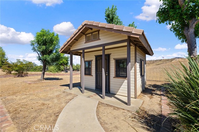 Image 39 of 58 For 41050 Mesa Robles Circle