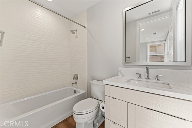 Detail Gallery Image 39 of 56 For 209 Stage, Irvine,  CA 92618 - 5 Beds | 5 Baths