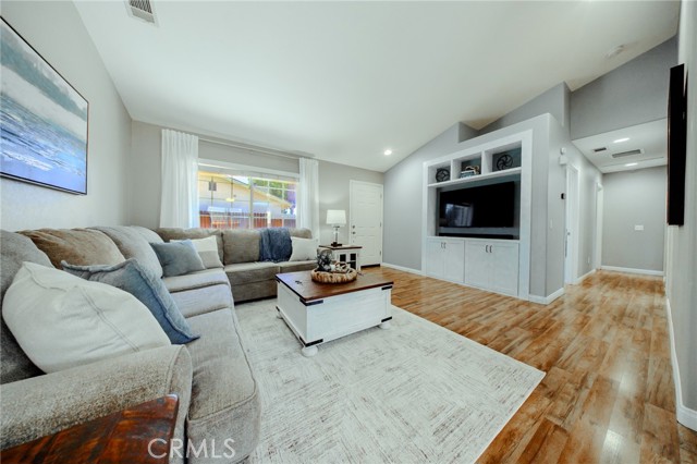 Front Image Thumbnail for CRIV26117299