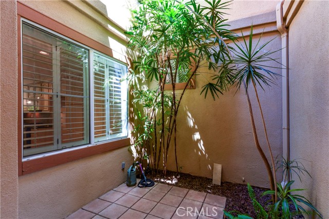 Detail Gallery Image 3 of 20 For 2705 Dunstan Dr, Tustin,  CA 92782 - 2 Beds | 2/1 Baths
