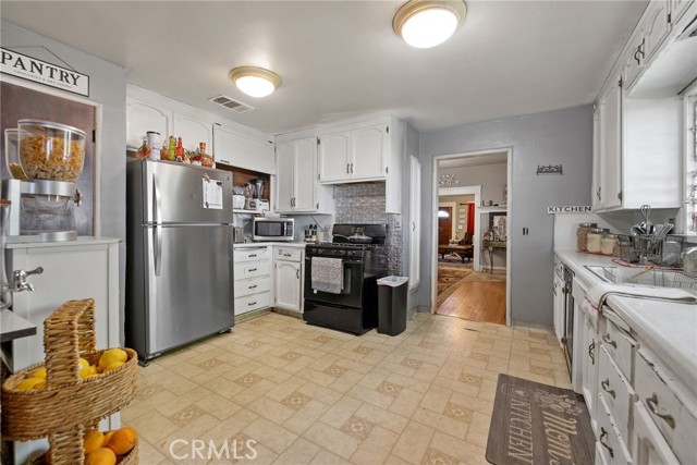 Detail Gallery Image 16 of 49 For 300 N Berry Rd, –,  CA 93272 - 3 Beds | 2 Baths