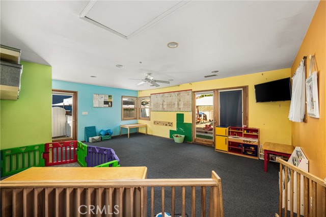273 N Cleveland Street, Orange CA: https://media.crmls.org/medias/b6e1a3f7-3ebd-4e62-b18e-4073f7c59317.jpg