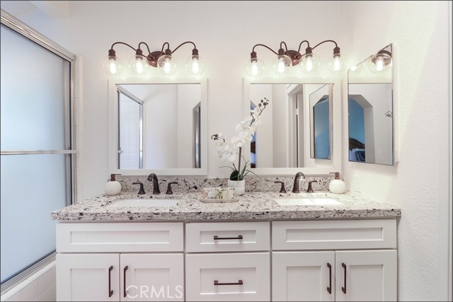 3 Blue Heron Lane, Aliso Viejo CA: https://media.crmls.org/medias/b6e1afff-5919-4863-a61a-8f3dceaabbcd.jpg