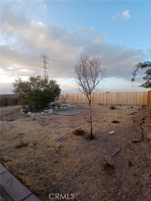 Detail Gallery Image 6 of 6 For 11008 Pemberton Way, Adelanto,  CA 92301 - 3 Beds | 2 Baths