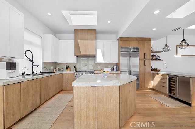 Detail Gallery Image 10 of 36 For 129 Moonstone St, Manhattan Beach,  CA 90266 - 3 Beds | 4 Baths