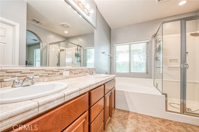 Detail Gallery Image 25 of 31 For 2427 S Laguna Ct, Visalia,  CA 93292 - 4 Beds | 2 Baths