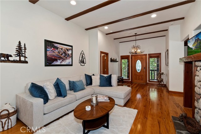 Detail Gallery Image 10 of 53 For 28637 Shenandoah, Lake Arrowhead,  CA 92352 - 4 Beds | 2/1 Baths