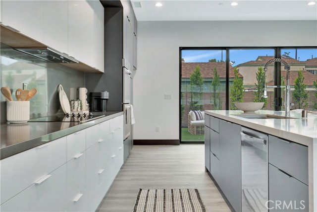 19513 Cantara Street photo 16
