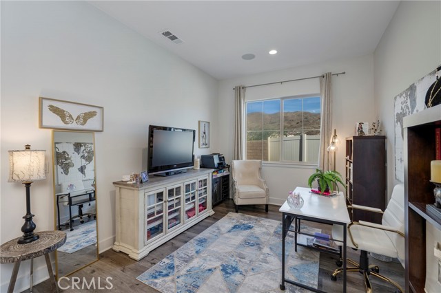 Detail Gallery Image 11 of 63 For 11667 Oakton Way, Corona,  CA 92883 - 3 Beds | 3/1 Baths