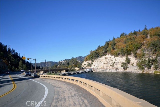 889 Mcalister Road, Big Bear CA: https://media.crmls.org/medias/b6e376a7-e043-4af5-9fa4-f6b93b62d23c.jpg
