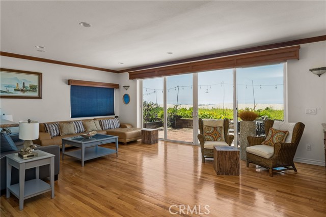 6915 E Seaside, Long Beach CA: https://media.crmls.org/medias/b6e3801f-2639-46ae-b5ee-b15280168e2f.jpg