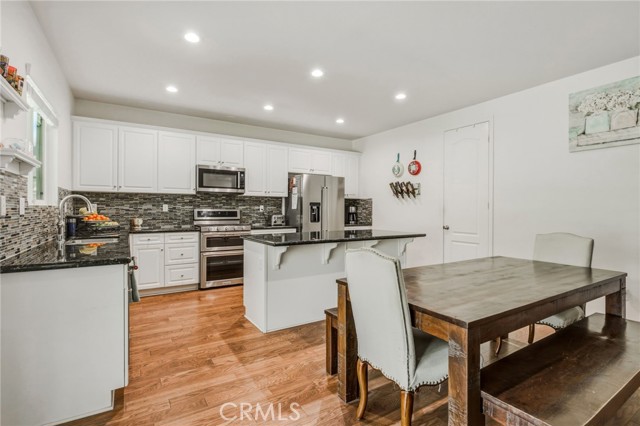 Detail Gallery Image 12 of 36 For 31874 Cloverhill Way, Murrieta,  CA 92563 - 4 Beds | 2 Baths