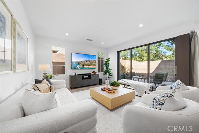 Detail Gallery Image 6 of 50 For 121 Toretta, Irvine,  CA 92602 - 4 Beds | 3 Baths