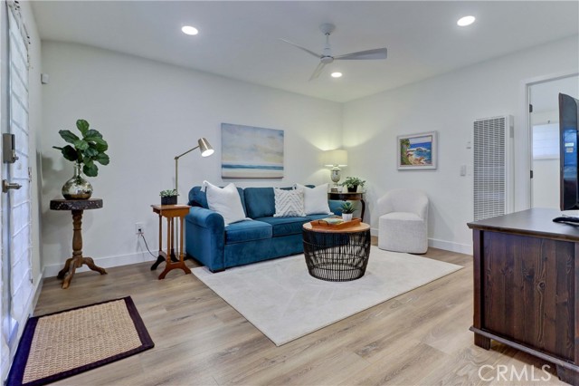 Detail Gallery Image 3 of 13 For 387 Cypress Dr #7,  Laguna Beach,  CA 92651 - 1 Beds | 1 Baths