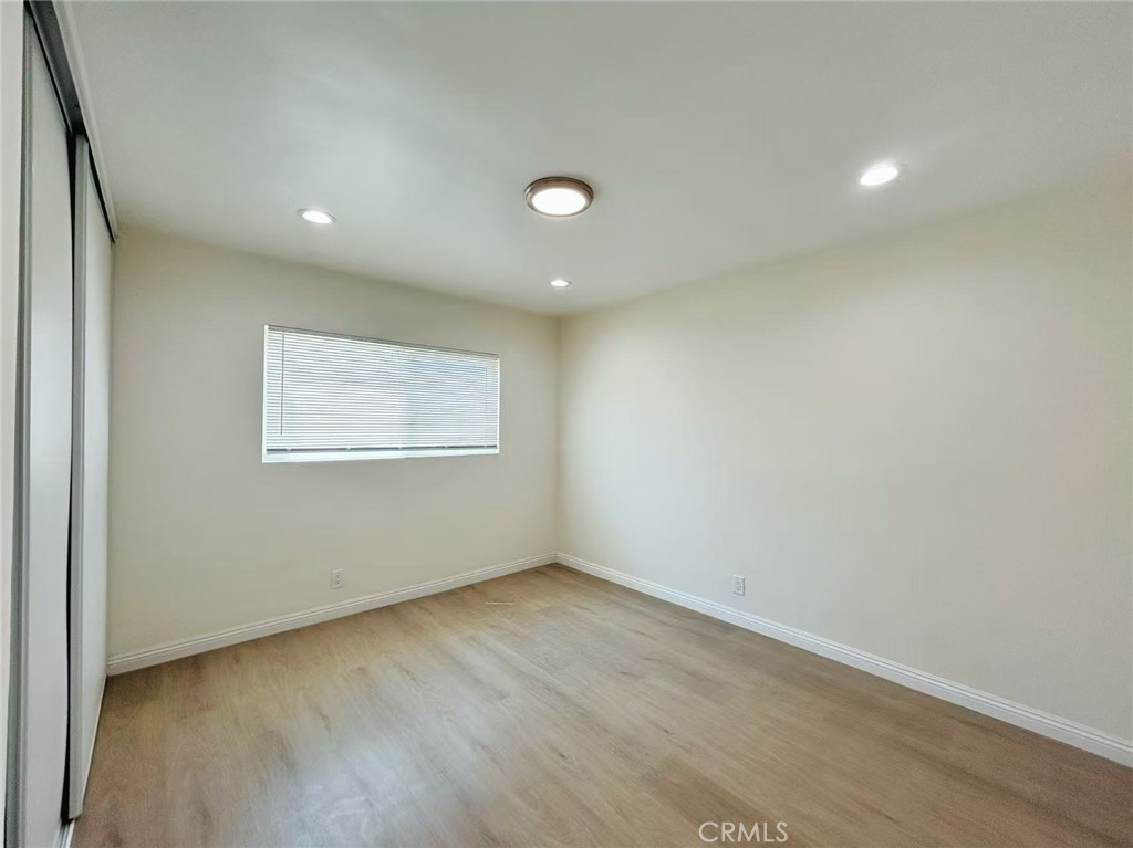 https://media.crmls.org/medias/b6e4fb12-f3b0-43ce-a006-60e0d5a5e3e6.jpg?preset=X-Large