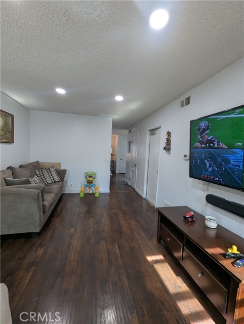 Detail Gallery Image 13 of 43 For 7852 Grace Ave, Fontana,  CA 92336 - 3 Beds | 2/1 Baths