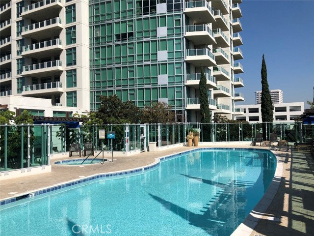 3131 Michelson Drive, Irvine CA: https://media.crmls.org/medias/b6e56e27-3b86-4304-a35c-6a995a4cdd68.jpg