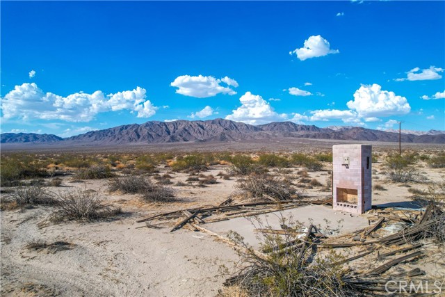 6 Pole Line Road, Twentynine Palms, California 92277, ,Land,For Sale,6 Pole Line Road,CRJT23070721