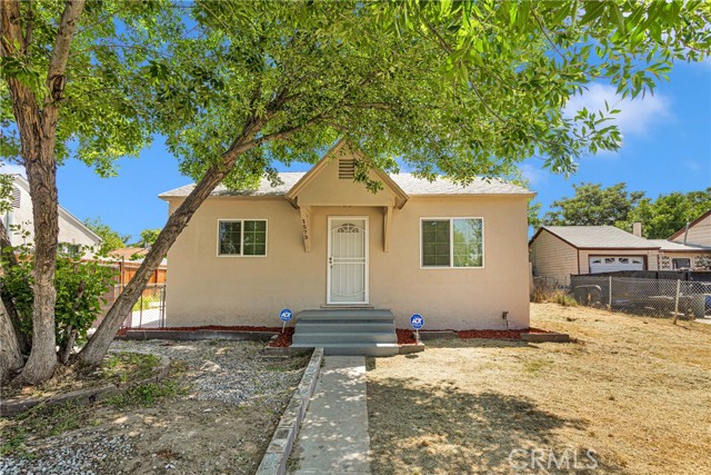 Detail Gallery Image 1 of 36 For 1573 Genevieve St, San Bernardino,  CA 92405 - 4 Beds | 3 Baths