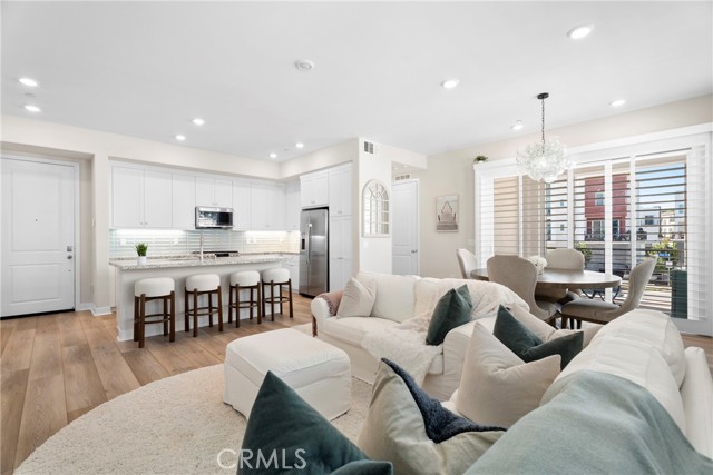 Front Image Thumbnail for CRSR26058235