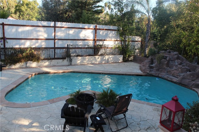 Detail Gallery Image 20 of 23 For 4527 Stark, Woodland Hills,  CA 91364 - 3 Beds | 3 Baths