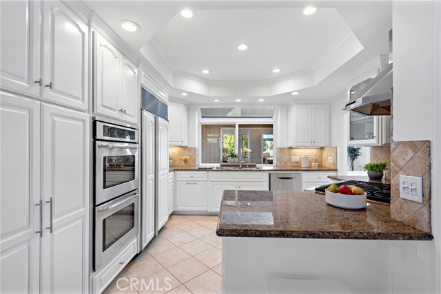 Detail Gallery Image 17 of 55 For 14 Lucerne, Newport Beach,  CA 92660 - 3 Beds | 2/1 Baths