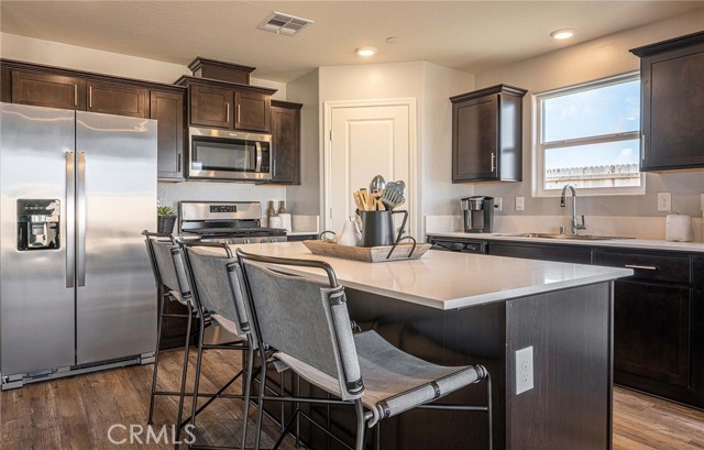 Detail Gallery Image 2 of 19 For 4777 Jema Way #11 B1,  Merced,  CA 95348 - 4 Beds | 2 Baths