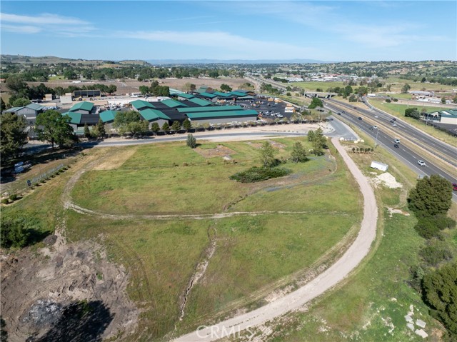 Detail Gallery Image 19 of 38 For 8 Championship Lane, Templeton,  CA 93465 - – Beds | – Baths