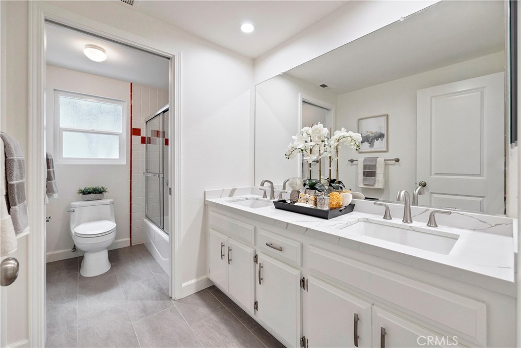 MLS #OC25132194 image #11