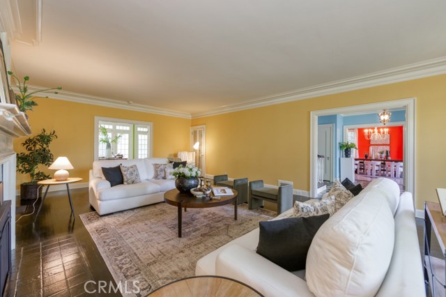 Detail Gallery Image 8 of 66 For 605 E Home Ave, Fresno,  CA 93728 - 5 Beds | 4/1 Baths