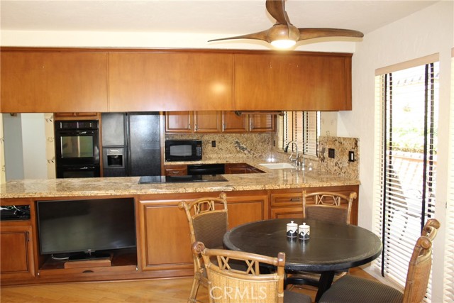 4400 Portico Place, Encino CA: https://media.crmls.org/medias/b6e93905-cdf2-4792-8e41-7be9d0ae8558.jpg
