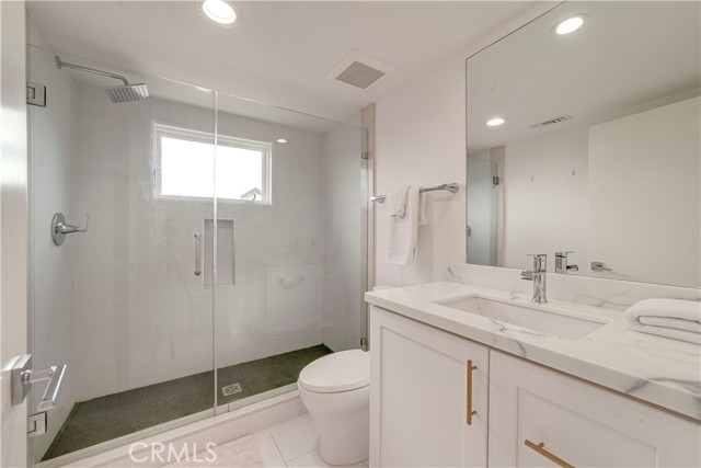 Detail Gallery Image 39 of 65 For 608 Heliotrope, Corona Del Mar,  CA 92625 - 4 Beds | 4 Baths