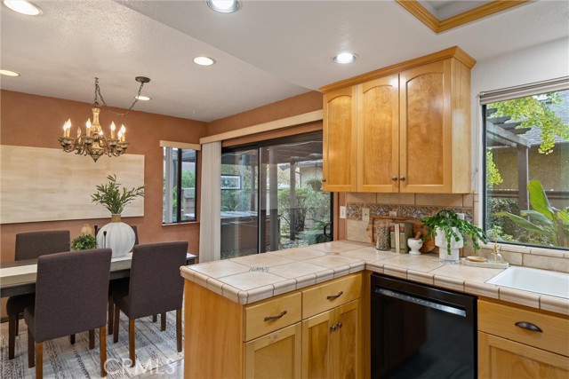 Detail Gallery Image 17 of 58 For 2629 Cliffwood, Chico,  CA 95973 - 3 Beds | 2/1 Baths