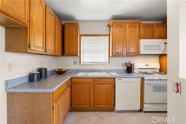 Detail Gallery Image 9 of 34 For 8342 Fontainbleau Way, Cypress,  CA 90630 - 3 Beds | 2 Baths