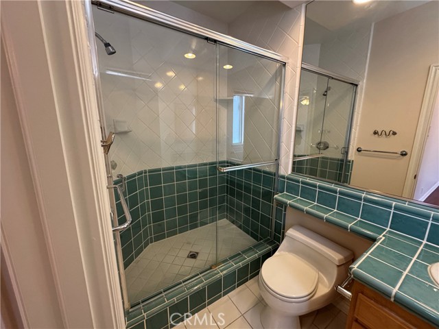 Detail Gallery Image 14 of 26 For 2118 Clark Ln a,  Redondo Beach,  CA 90278 - 4 Beds | 3/1 Baths